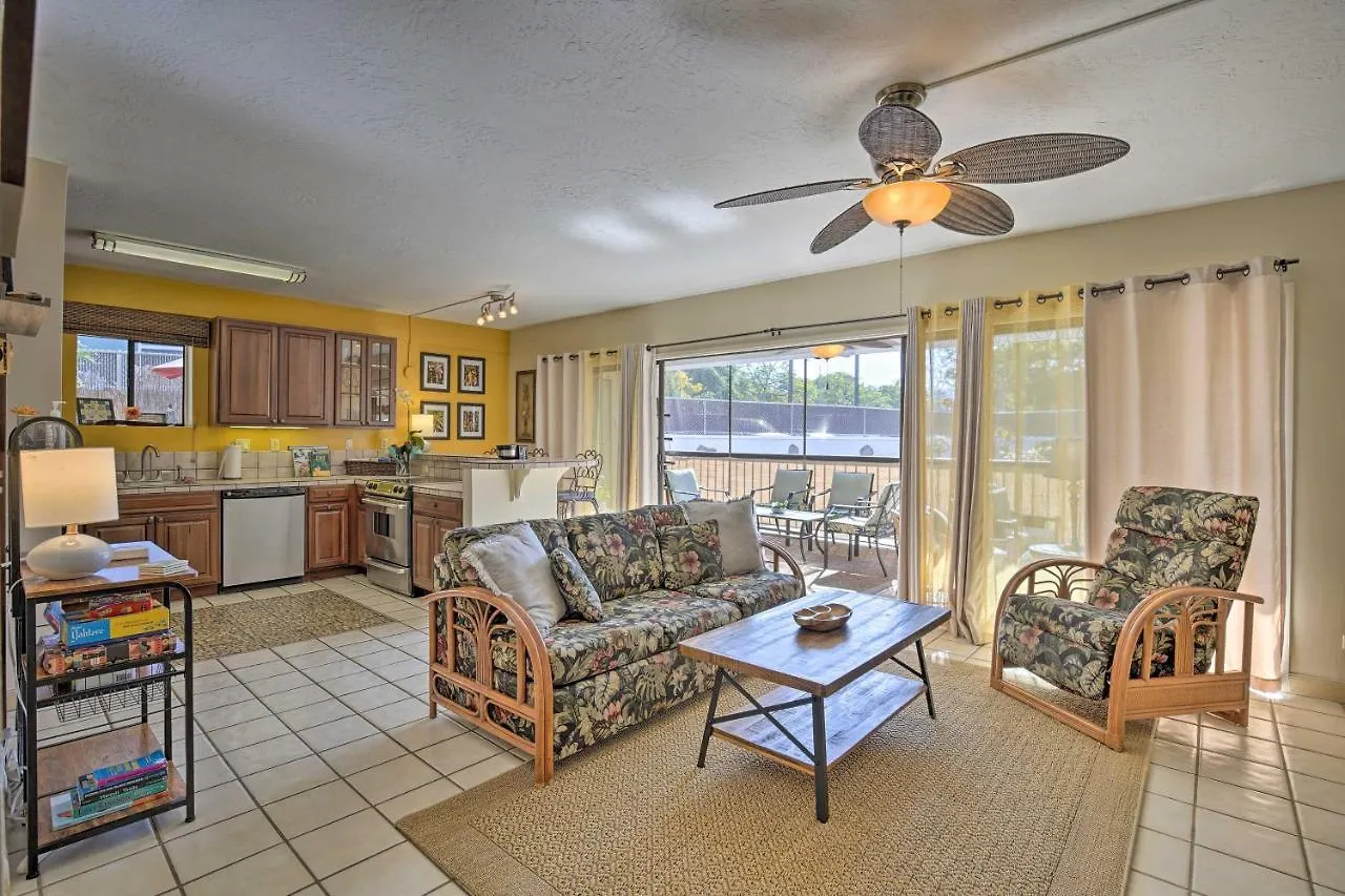 Centrally Located Kailua-Kona Condo With Lanai! شقة