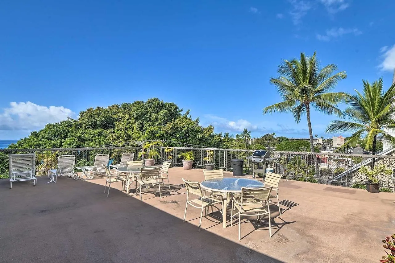 Centrally Located Kailua-Kona Condo With Lanai!