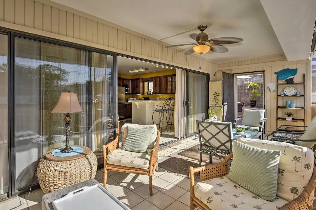 Centrally Located Kailua-Kona Condo With Lanai!